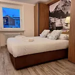 Elegante In Centro Q434 * Брей-Червінія