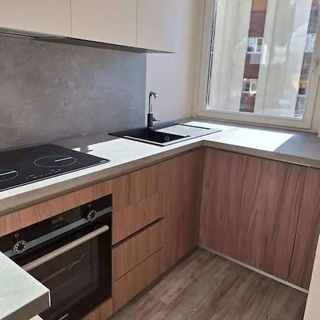 Апартаменти Elegante In Centro Q434 Брей-Червінія